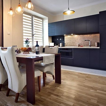 Niepodleglosci Serviced Apartments ワルシャワ エクステリア 写真