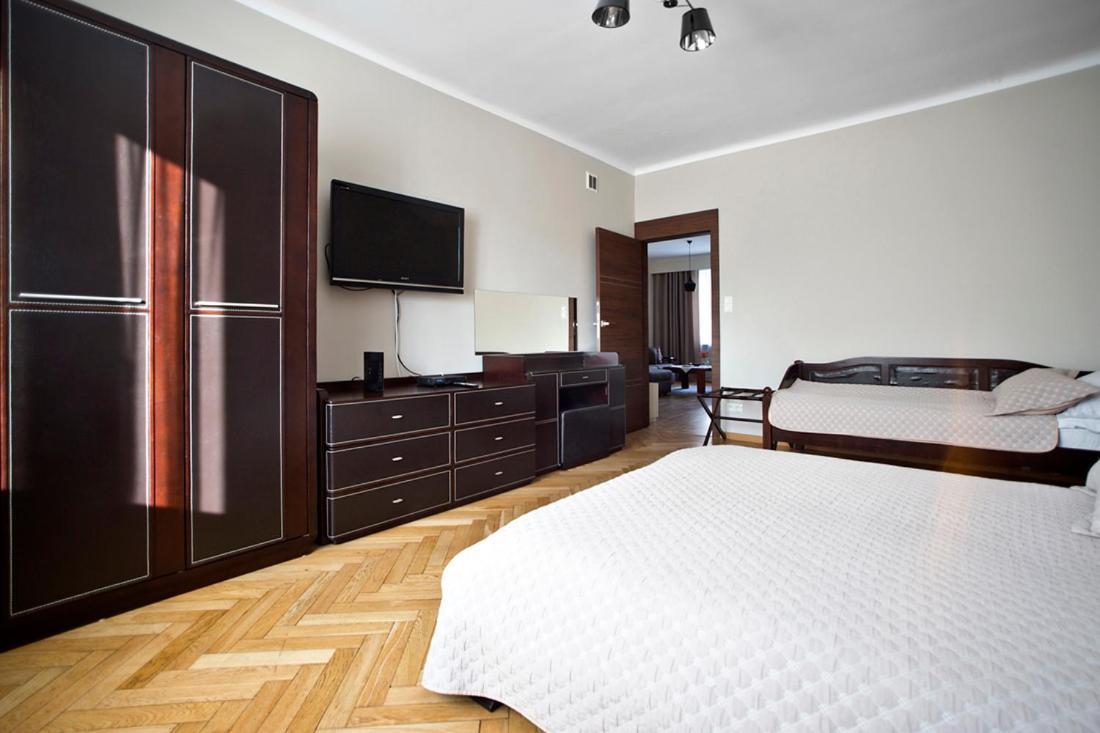 Niepodleglosci Serviced Apartments ワルシャワ エクステリア 写真